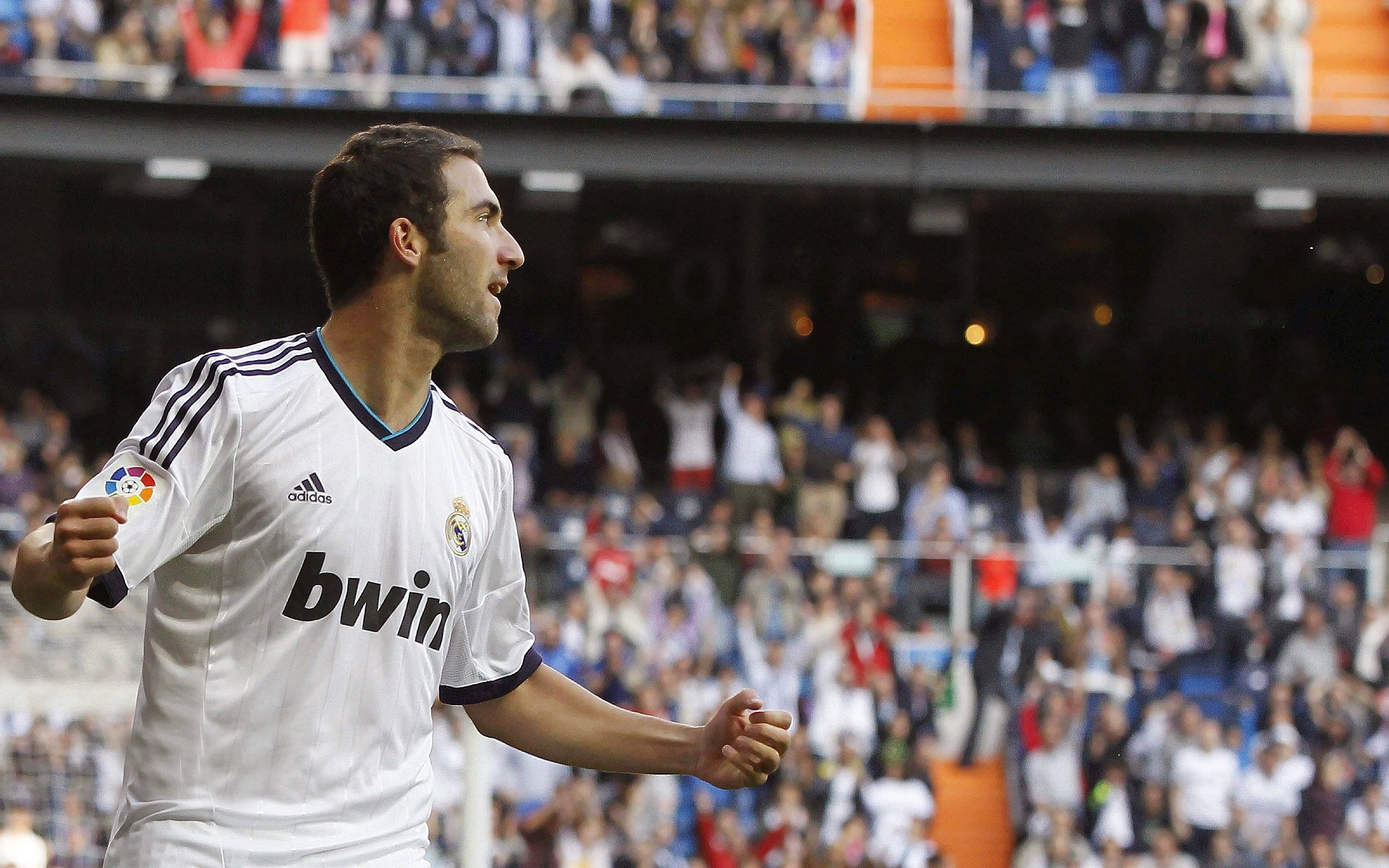 国内转播解说水平是否影响联赛形象输出，解说算主持人吗