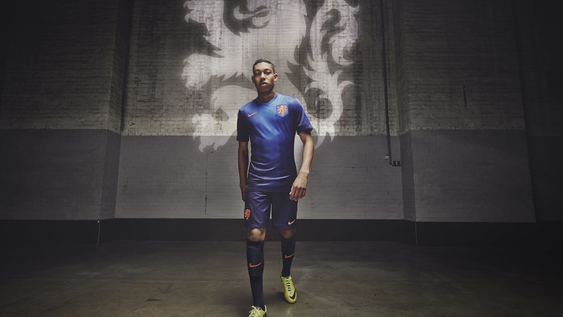 热刺宣布孙兴慜续约至2027，球迷盛赞队魂，热刺失冠孙兴慜赛后落泪