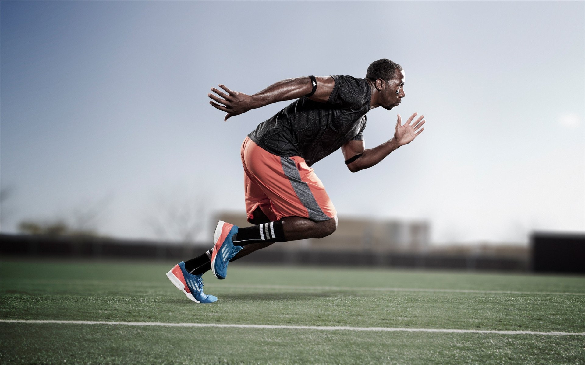 线上线下相结合：打造全民电竞的多元空间，电竞线下和线上的区别